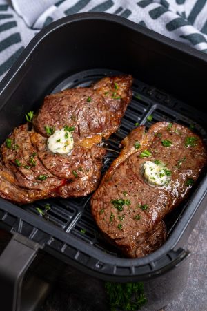 Ribeye-Garlic Steak